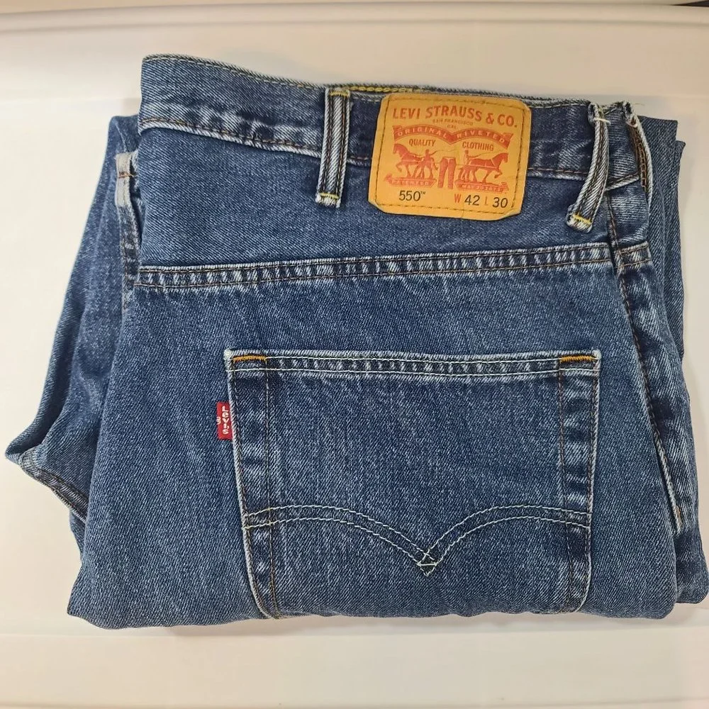 Levis Jeans Mens 42x30 Blue 550 Straight Leg Relaxed Fit Jeans Classic Work EUC - Picture 11 of 12